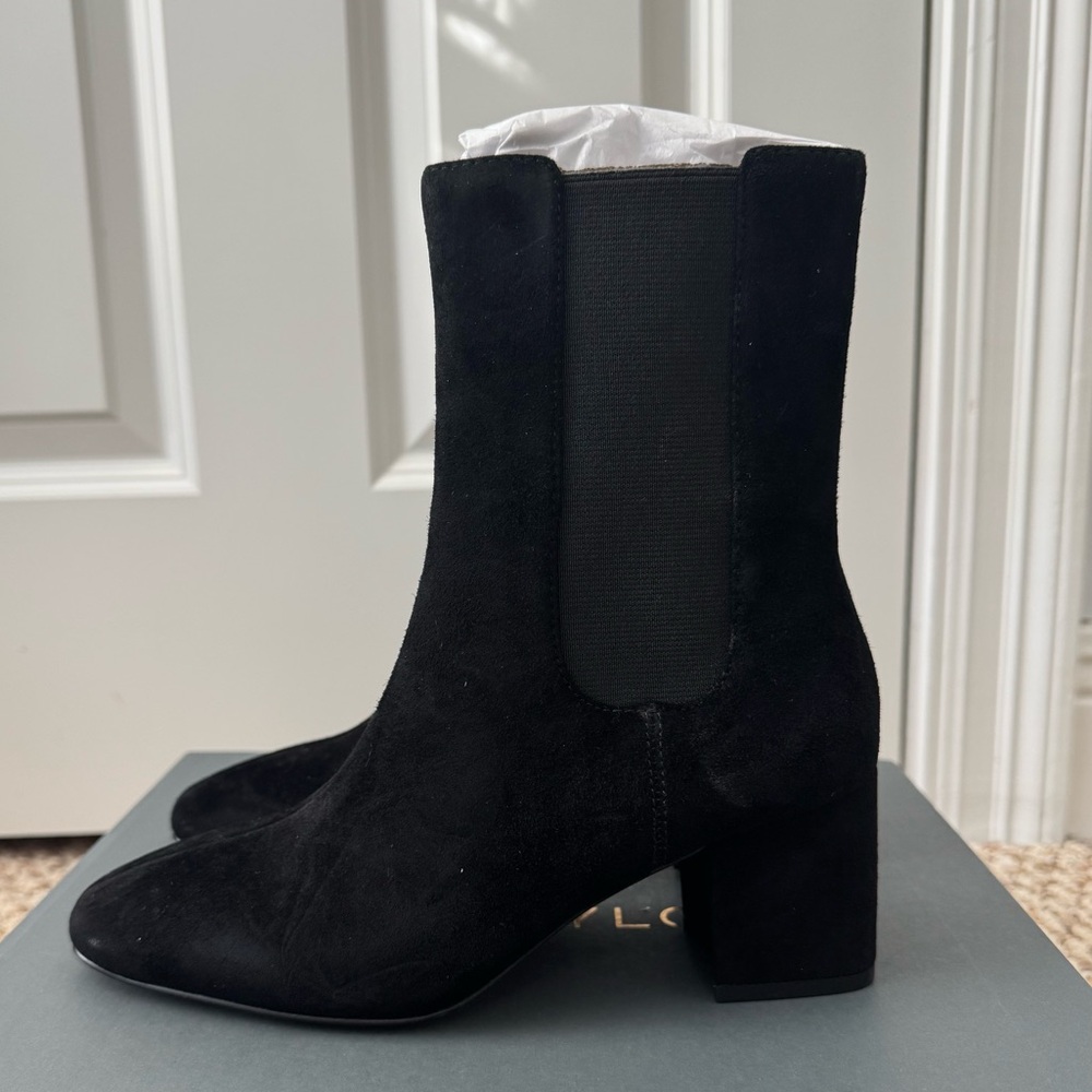 NEW WITH BOX! Ann Taylor Chelsea Block Heel Suede Bootie | Size 5.5